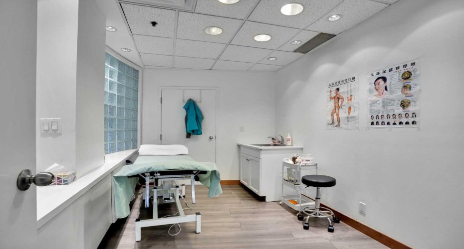 1330 12 Avenue, Calgary, Alberta T3C 0P5, ,Commercial,For Lease,12,A2256771