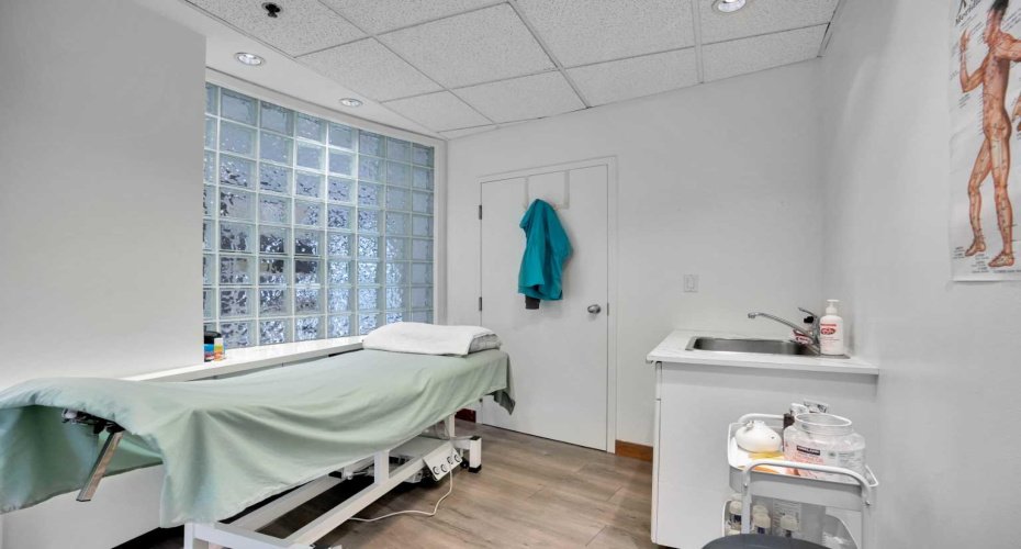 1330 12 Avenue, Calgary, Alberta T3C 0P5, ,Commercial,For Lease,12,A2256771