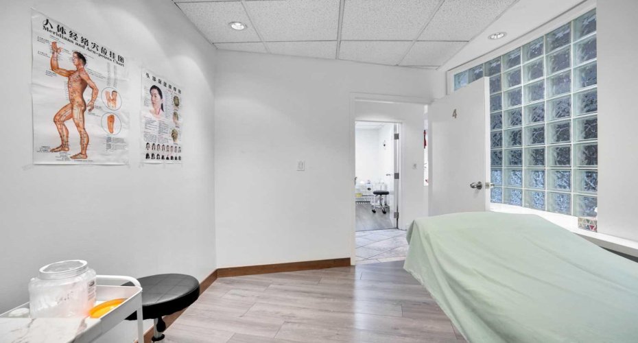 1330 12 Avenue, Calgary, Alberta T3C 0P5, ,Commercial,For Lease,12,A2256771