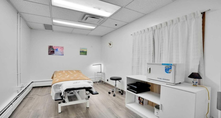 1330 12 Avenue, Calgary, Alberta T3C 0P5, ,Commercial,For Lease,12,A2256771