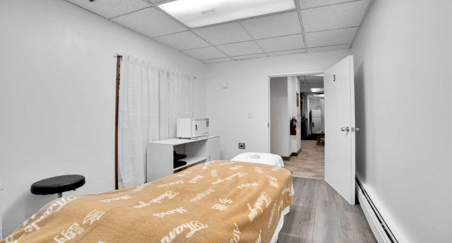 1330 12 Avenue, Calgary, Alberta T3C 0P5, ,Commercial,For Lease,12,A2256771