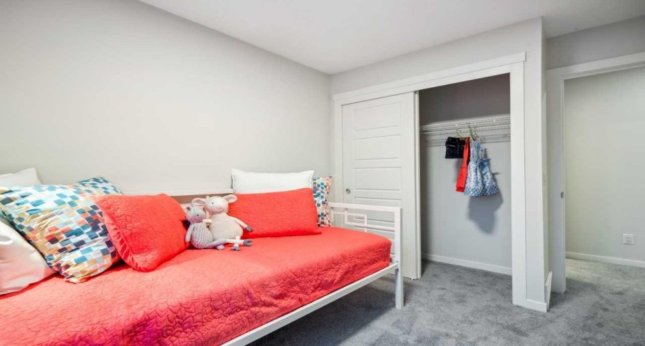 24 Park Street, Cochrane, Alberta T4C 3H3, 3 Bedrooms Bedrooms, ,3 BathroomsBathrooms,Residential,For Sale,Park,A2264390