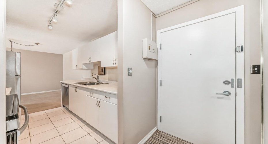 This image has been digitally cleared of furniture and decor to best illustrate layout and space.