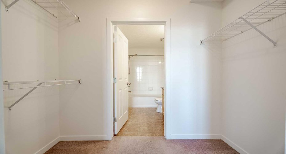 333 Taravista Drive, Calgary, Alberta T3J 0H3, 2 Bedrooms Bedrooms, ,2 BathroomsBathrooms,Residential,For Sale,Taravista,A2264657