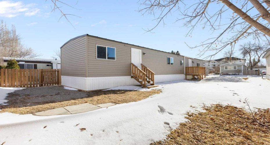 6220 17 Avenue, Calgary, Alberta T2A 0W6, 2 Bedrooms Bedrooms, ,1 BathroomBathrooms,Mobile,For Sale,17,A2259576