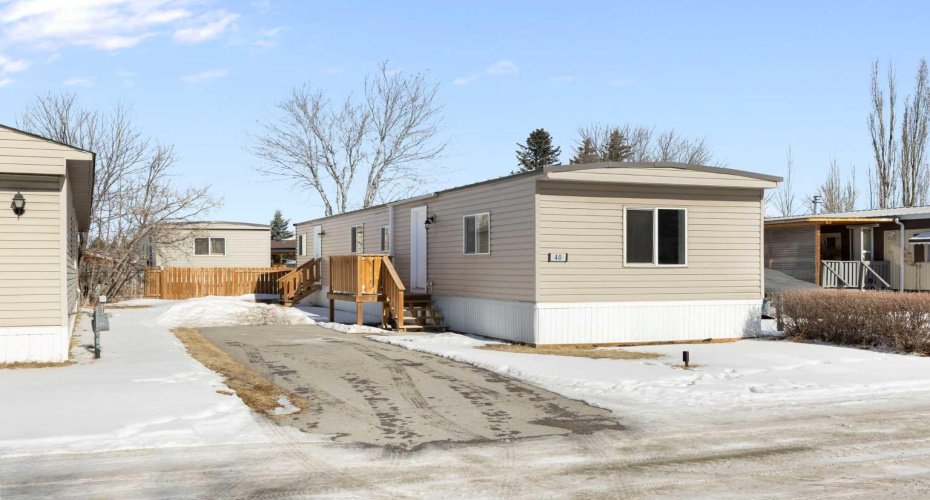 6220 17 Avenue, Calgary, Alberta T2A 0W6, 2 Bedrooms Bedrooms, ,1 BathroomBathrooms,Mobile,For Sale,17,A2259576