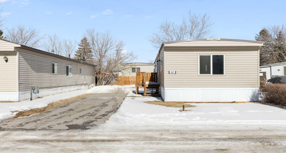 6220 17 Avenue, Calgary, Alberta T2A 0W6, 2 Bedrooms Bedrooms, ,1 BathroomBathrooms,Mobile,For Sale,17,A2259576