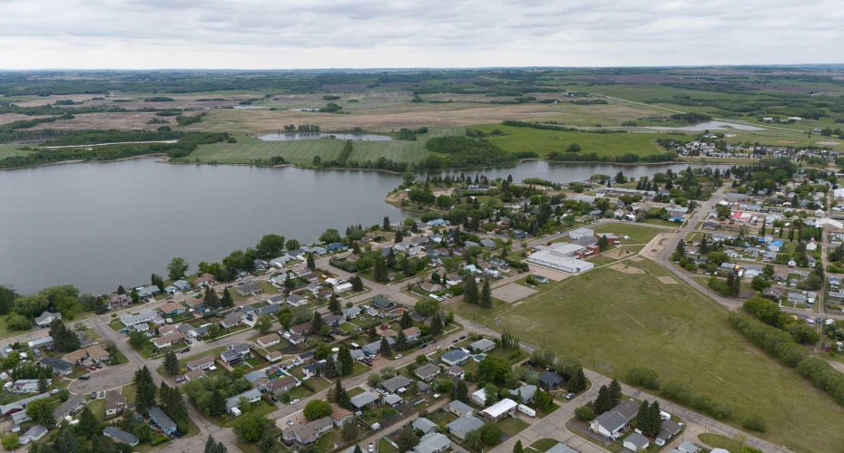 Lot 8 44 Avenue Close, Alix, Alberta T0C 0B0, ,Land,For Sale,44,A2106672