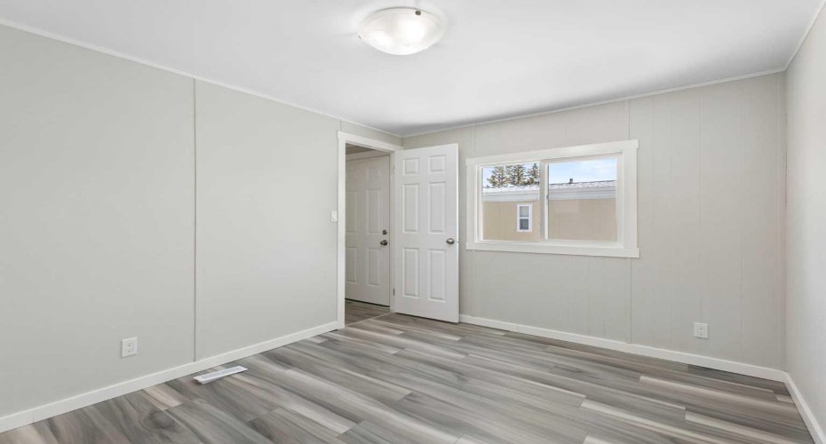 6220 17 Avenue, Calgary, Alberta T2A 0W6, 2 Bedrooms Bedrooms, ,1 BathroomBathrooms,Mobile,For Sale,17,A2259593