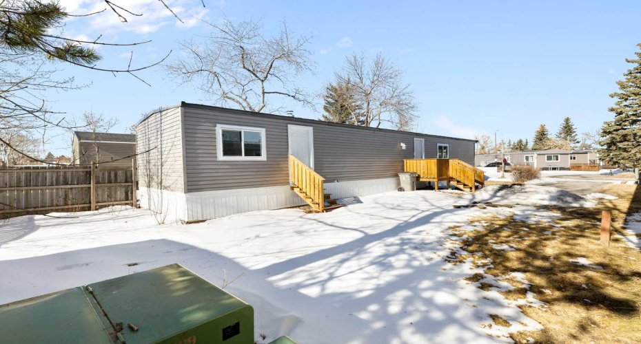 6220 17 Avenue, Calgary, Alberta T2A 0W6, 2 Bedrooms Bedrooms, ,1 BathroomBathrooms,Mobile,For Sale,17,A2259593