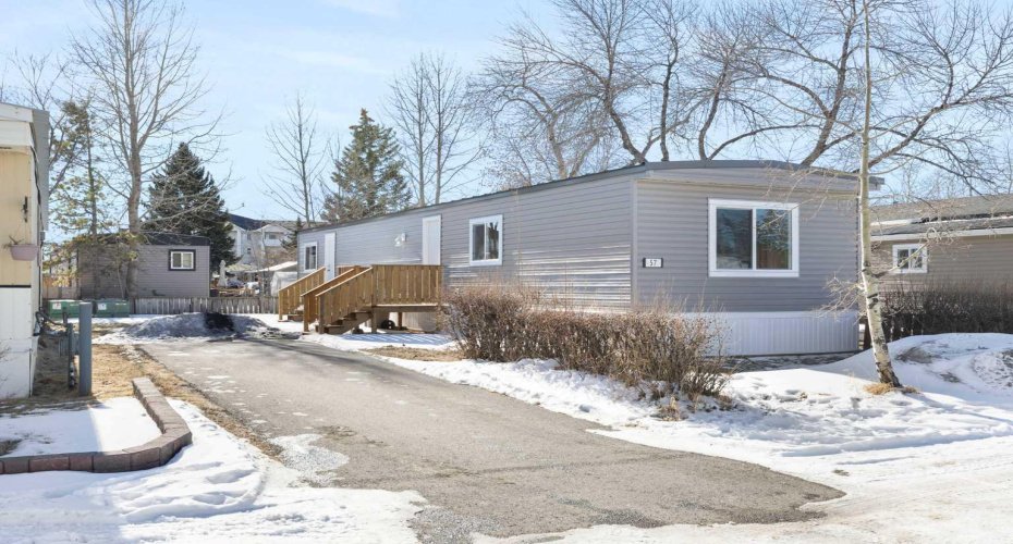 6220 17 Avenue, Calgary, Alberta T2A 0W6, 2 Bedrooms Bedrooms, ,1 BathroomBathrooms,Mobile,For Sale,17,A2259593