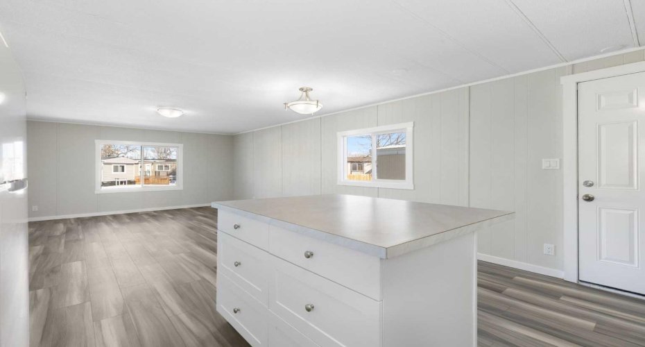 6220 17 Avenue, Calgary, Alberta T2A 0W6, 2 Bedrooms Bedrooms, ,1 BathroomBathrooms,Mobile,For Sale,17,A2259593