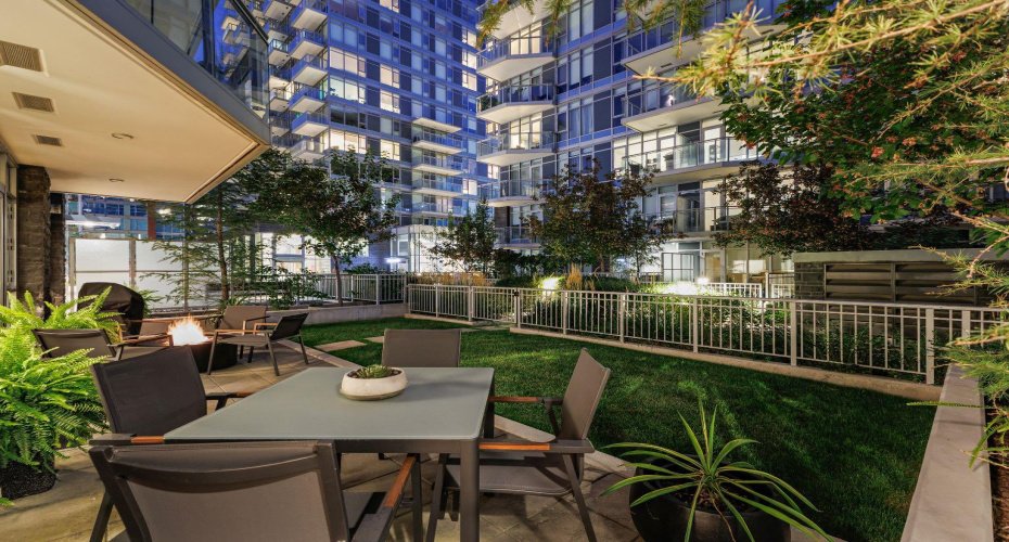 128 Waterfront Court, Calgary, Alberta T2P1K9, 2 Bedrooms Bedrooms, ,3 BathroomsBathrooms,Residential,For Sale,Waterfront,A2264821