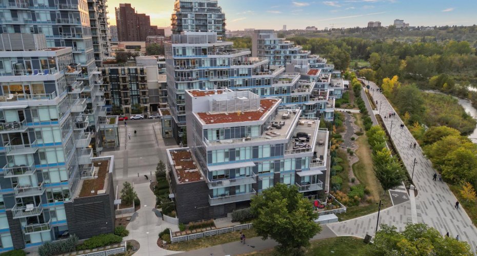 128 Waterfront Court, Calgary, Alberta T2P1K9, 2 Bedrooms Bedrooms, ,3 BathroomsBathrooms,Residential,For Sale,Waterfront,A2264821