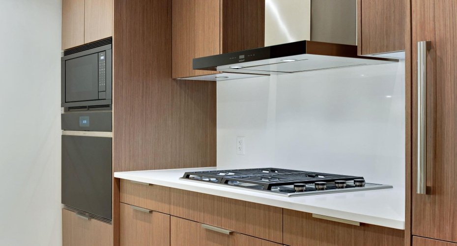 128 Waterfront Court, Calgary, Alberta T2P1K9, 2 Bedrooms Bedrooms, ,3 BathroomsBathrooms,Residential,For Sale,Waterfront,A2264821