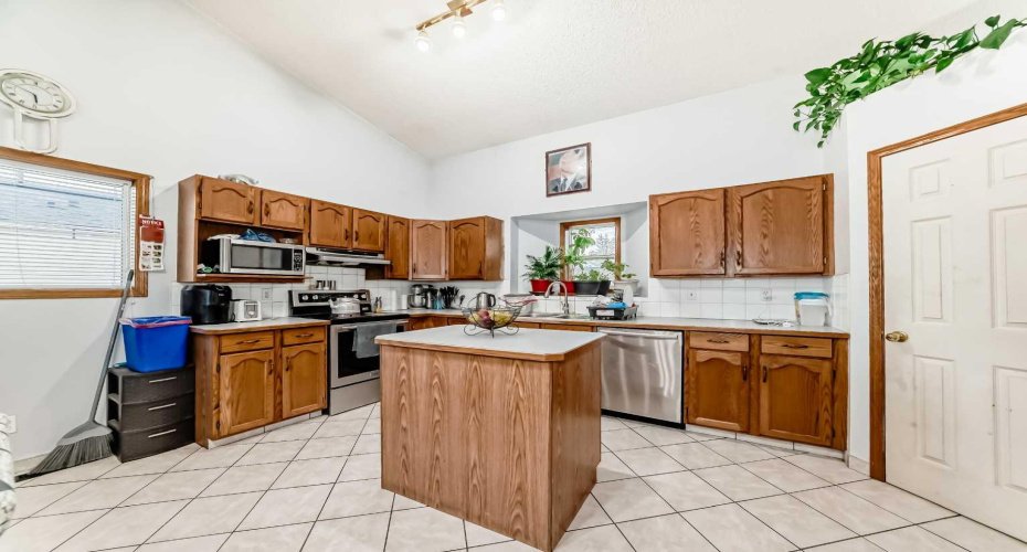 11 San Diego Green, Calgary, Alberta T1Y 7C4, 4 Bedrooms Bedrooms, ,3 BathroomsBathrooms,Residential,For Sale,San Diego,A2264960