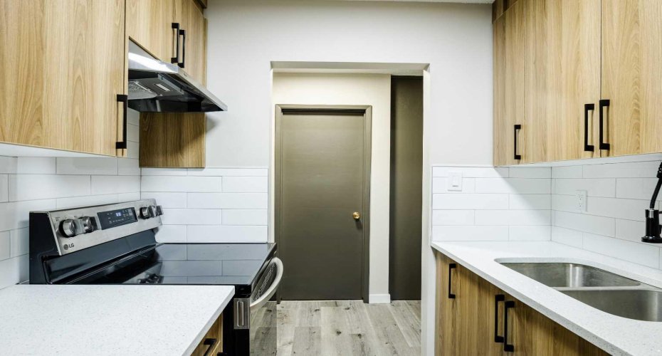 Unit 3 Kitchen/Entry