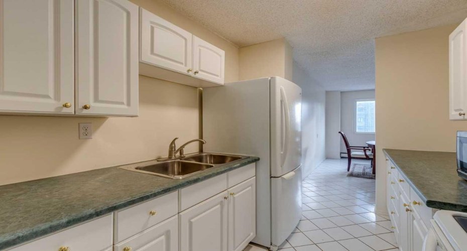 1320 12 Avenue, Calgary, Alberta T3C3R6, 2 Bedrooms Bedrooms, ,1 BathroomBathrooms,Residential,For Sale,12,A2265296