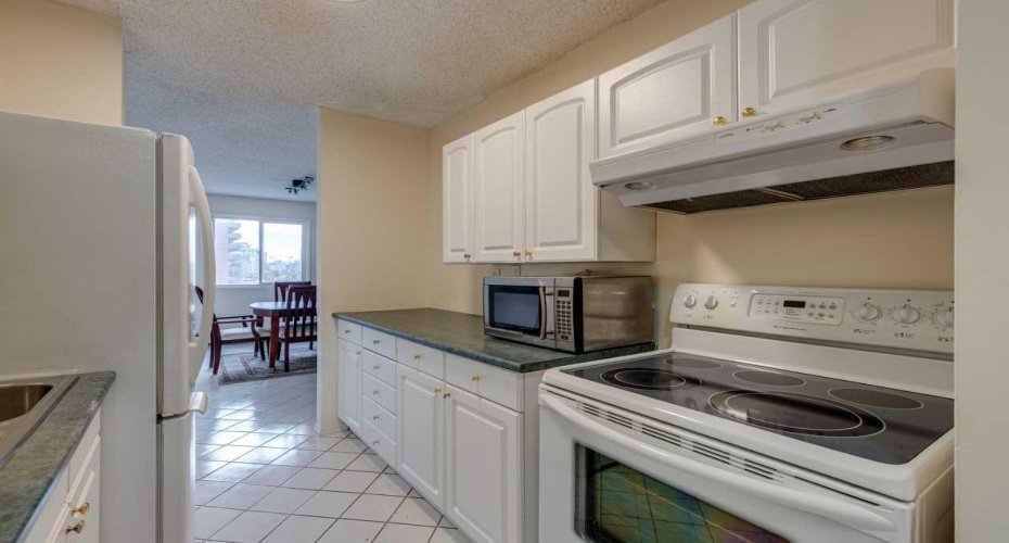 1320 12 Avenue, Calgary, Alberta T3C3R6, 2 Bedrooms Bedrooms, ,1 BathroomBathrooms,Residential,For Sale,12,A2265296