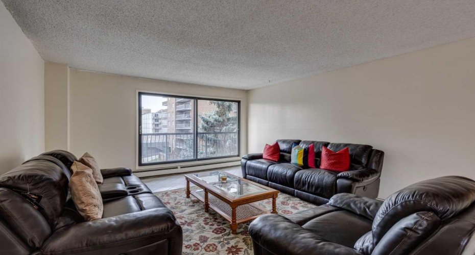 1320 12 Avenue, Calgary, Alberta T3C3R6, 2 Bedrooms Bedrooms, ,1 BathroomBathrooms,Residential,For Sale,12,A2265296