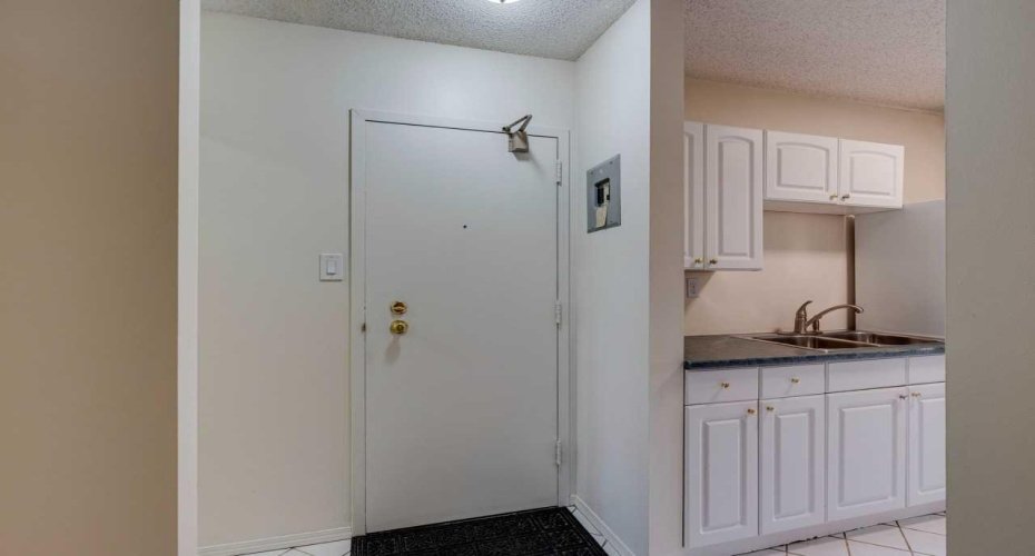 1320 12 Avenue, Calgary, Alberta T3C3R6, 2 Bedrooms Bedrooms, ,1 BathroomBathrooms,Residential,For Sale,12,A2265296