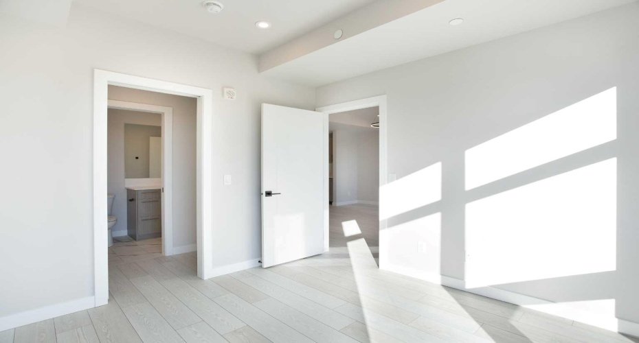 110 18A Street, Calgary, Alberta T2N 5G5, 2 Bedrooms Bedrooms, ,1 BathroomBathrooms,Residential,For Sale,18A,A2265324