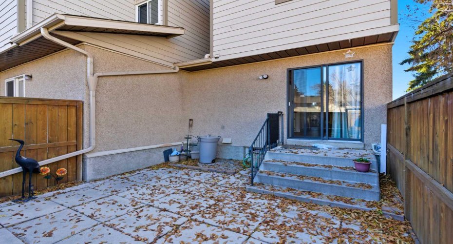 91 Deerfield Drive, Calgary, Alberta T2J 6T9, 3 Bedrooms Bedrooms, ,2 BathroomsBathrooms,Residential,For Sale,Deerfield,A2263400