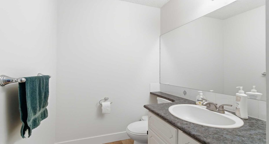 91 Deerfield Drive, Calgary, Alberta T2J 6T9, 3 Bedrooms Bedrooms, ,2 BathroomsBathrooms,Residential,For Sale,Deerfield,A2263400