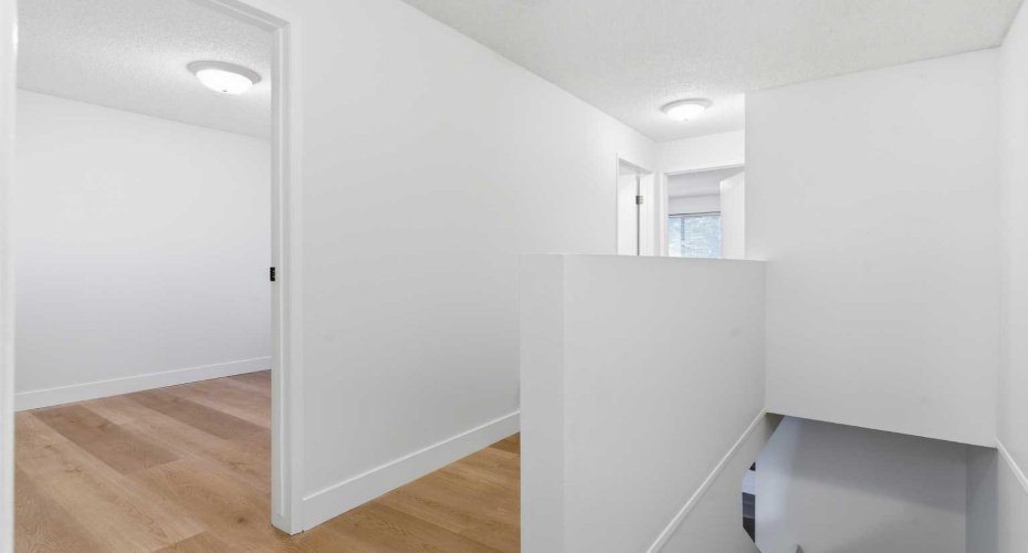 91 Deerfield Drive, Calgary, Alberta T2J 6T9, 3 Bedrooms Bedrooms, ,2 BathroomsBathrooms,Residential,For Sale,Deerfield,A2263400