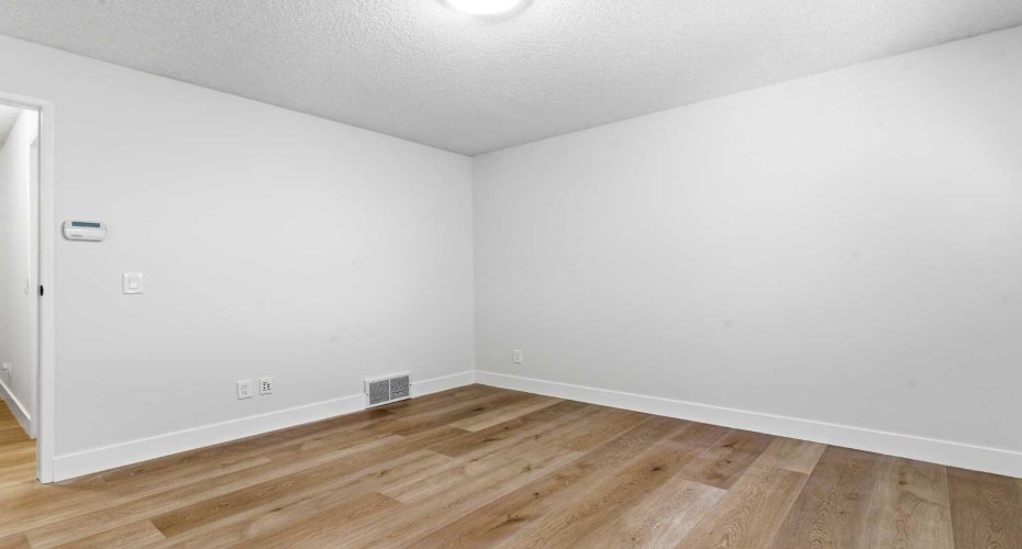 91 Deerfield Drive, Calgary, Alberta T2J 6T9, 3 Bedrooms Bedrooms, ,2 BathroomsBathrooms,Residential,For Sale,Deerfield,A2263400