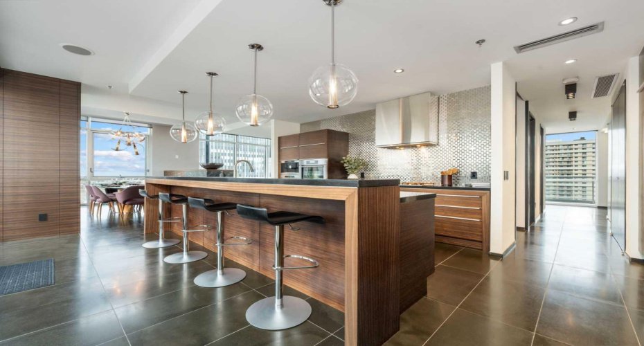 108 9th Avenue, Calgary, Alberta T2P0S9, 2 Bedrooms Bedrooms, ,3 BathroomsBathrooms,Residential,For Sale,9th,A2264092