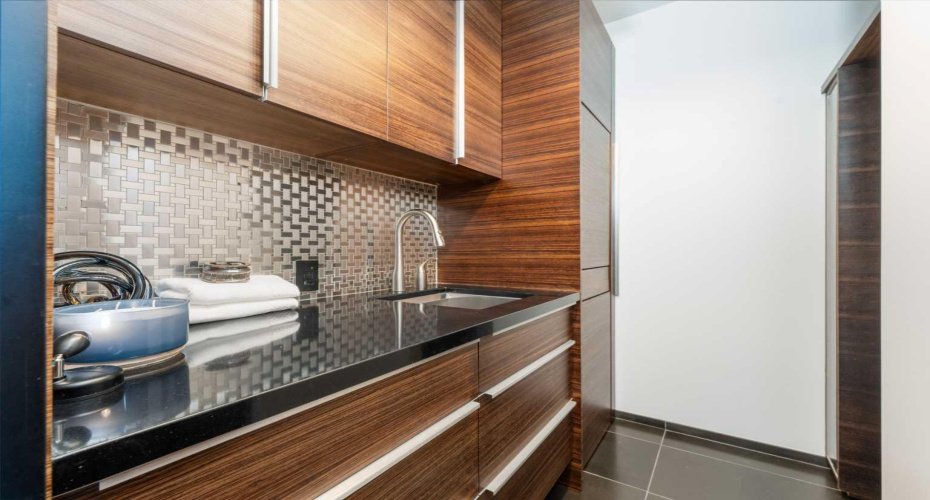 108 9th Avenue, Calgary, Alberta T2P0S9, 2 Bedrooms Bedrooms, ,3 BathroomsBathrooms,Residential,For Sale,9th,A2264092