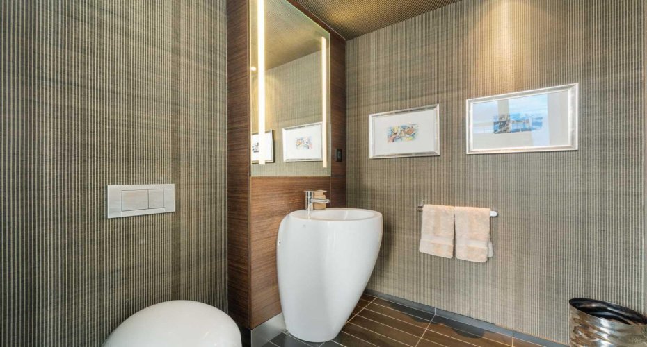 108 9th Avenue, Calgary, Alberta T2P0S9, 2 Bedrooms Bedrooms, ,3 BathroomsBathrooms,Residential,For Sale,9th,A2264092