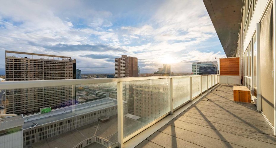 108 9th Avenue, Calgary, Alberta T2P0S9, 2 Bedrooms Bedrooms, ,3 BathroomsBathrooms,Residential,For Sale,9th,A2264092