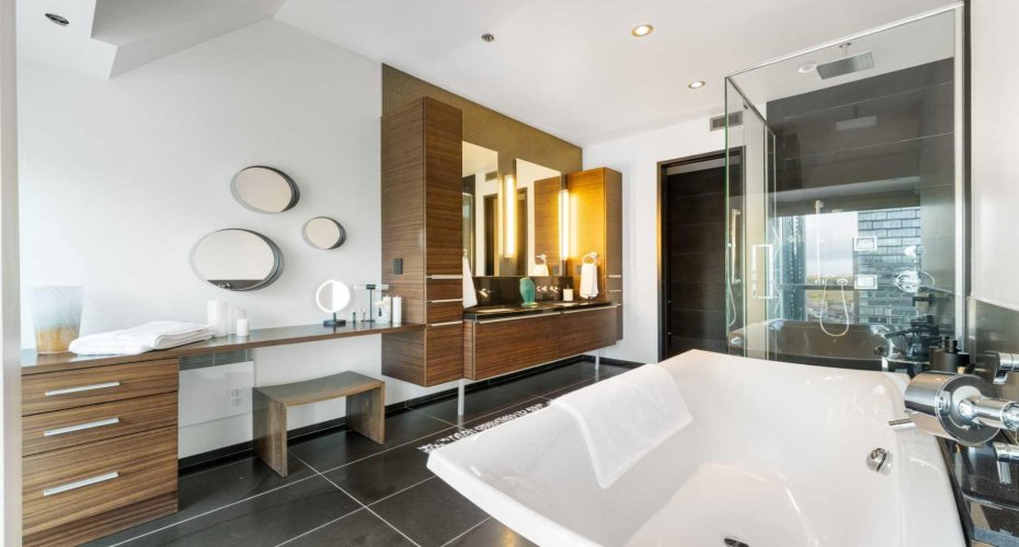 108 9th Avenue, Calgary, Alberta T2P0S9, 2 Bedrooms Bedrooms, ,3 BathroomsBathrooms,Residential,For Sale,9th,A2264092