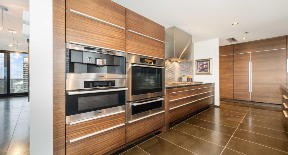 108 9th Avenue, Calgary, Alberta T2P0S9, 2 Bedrooms Bedrooms, ,3 BathroomsBathrooms,Residential,For Sale,9th,A2264092