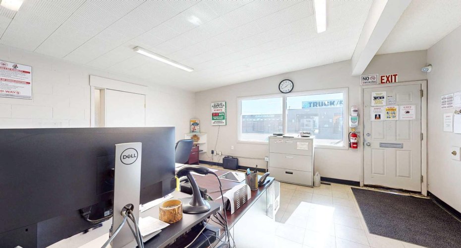 666 15 Street, Medicine Hat, Alberta T1A4W3, ,Commercial,For Sale,15,A2265341