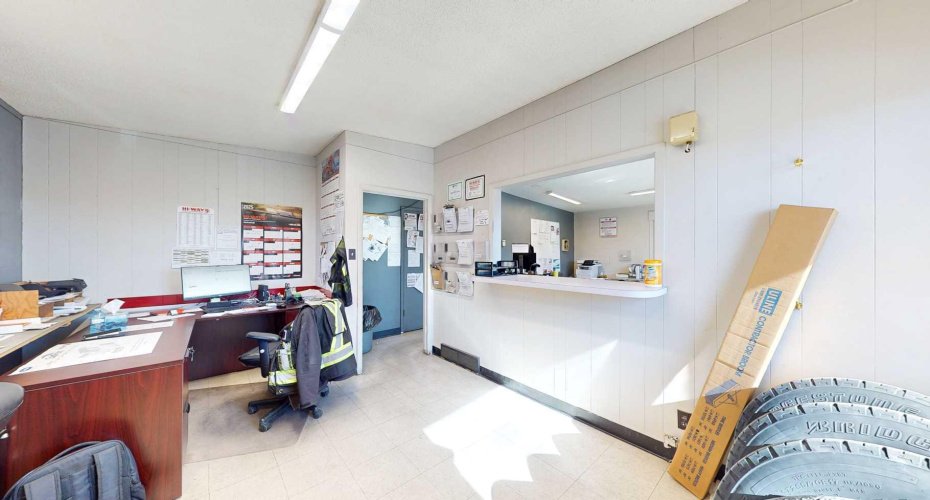 666 15 Street, Medicine Hat, Alberta T1A4W3, ,Commercial,For Sale,15,A2265341