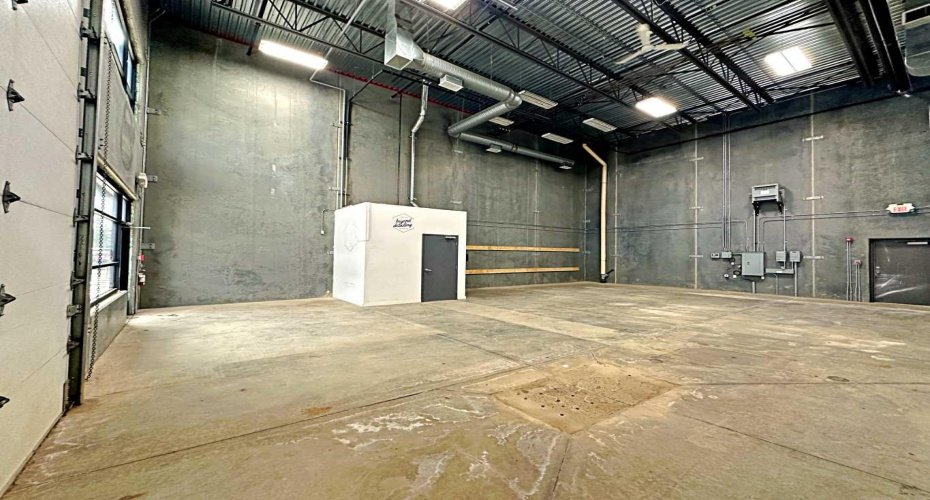 400 MacKenzie Boulevard, Fort McMurray, Alberta T9H 4C4, ,Commercial,For Sale,Kuusamo,MacKenzie,A2265405