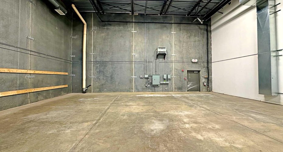 400 MacKenzie Boulevard, Fort McMurray, Alberta T9H 4C4, ,Commercial,For Sale,Kuusamo,MacKenzie,A2265405
