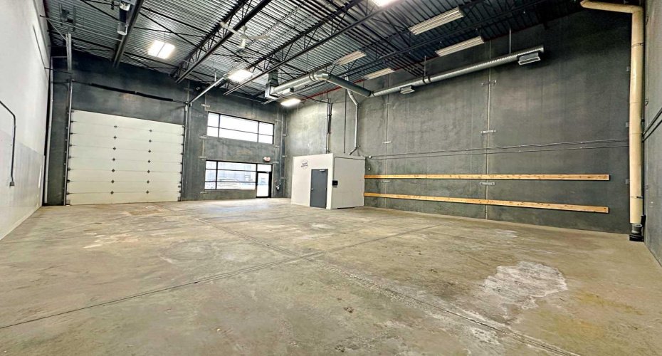 400 MacKenzie Boulevard, Fort McMurray, Alberta T9H 4C4, ,Commercial,For Sale,Kuusamo,MacKenzie,A2265405