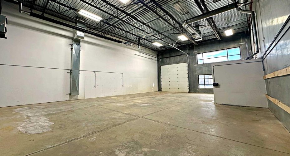 400 MacKenzie Boulevard, Fort McMurray, Alberta T9H 4C4, ,Commercial,For Sale,Kuusamo,MacKenzie,A2265405
