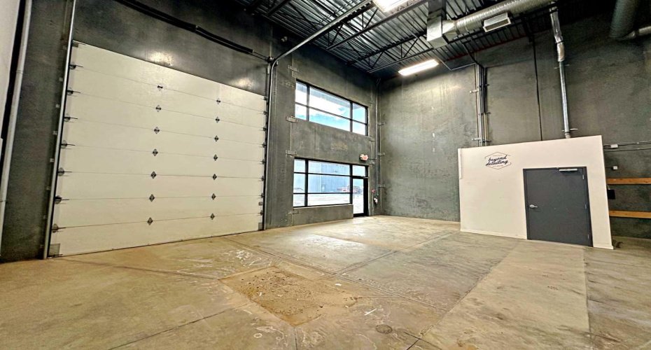 400 MacKenzie Boulevard, Fort McMurray, Alberta T9H 4C4, ,Commercial,For Sale,Kuusamo,MacKenzie,A2265405