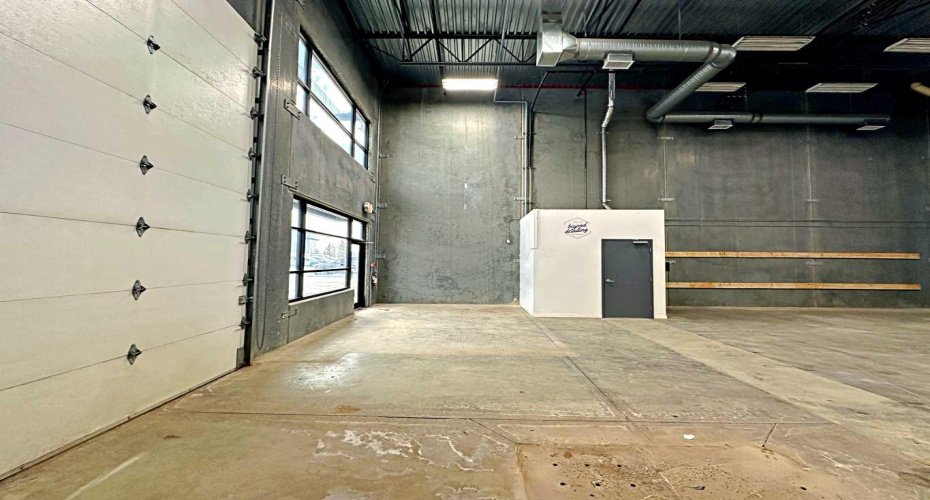 400 MacKenzie Boulevard, Fort McMurray, Alberta T9H 4C4, ,Commercial,For Sale,Kuusamo,MacKenzie,A2265405
