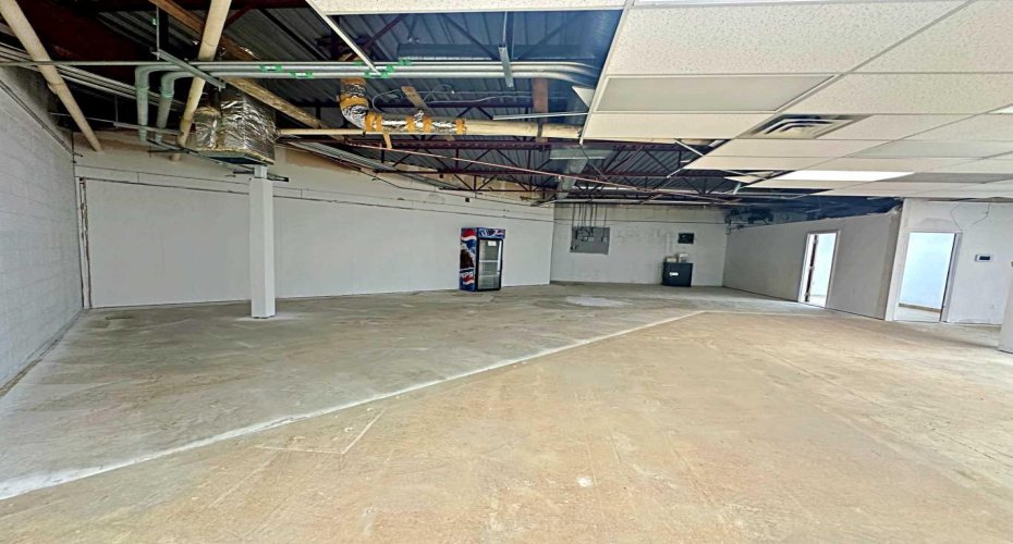 208 Beacon Hill Drive, Fort McMurray, Alberta T9H 2R1, ,Commercial,For Lease,Beacon Hill Shopping Centre ,Beacon Hill,A2265411