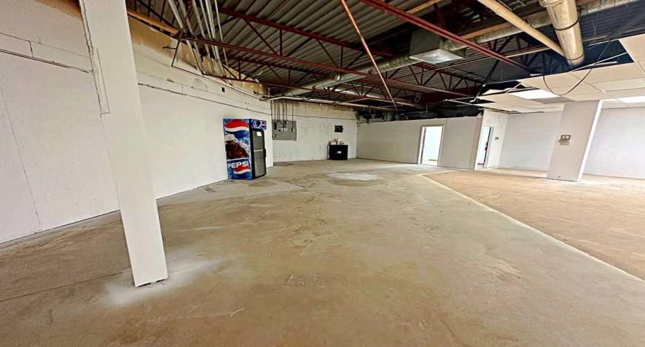 208 Beacon Hill Drive, Fort McMurray, Alberta T9H 2R1, ,Commercial,For Lease,Beacon Hill Shopping Centre ,Beacon Hill,A2265411