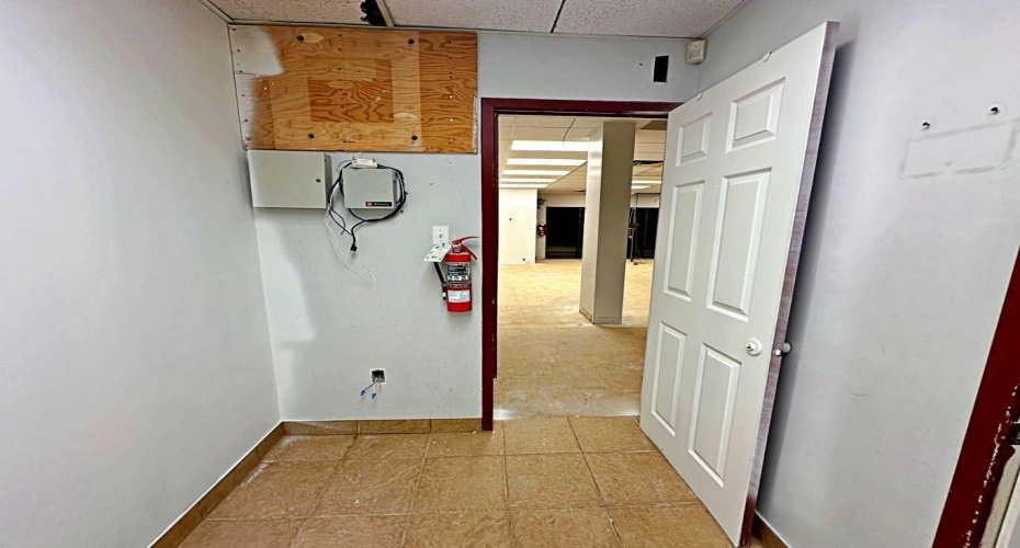 208 Beacon Hill Drive, Fort McMurray, Alberta T9H 2R1, ,Commercial,For Lease,Beacon Hill Shopping Centre ,Beacon Hill,A2265411