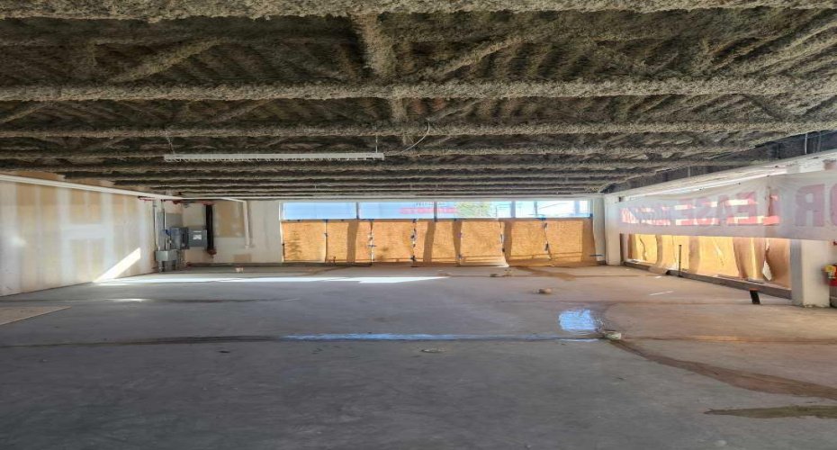 60 Bowridge Drive, Calgary, Alberta T3B 2T9, ,Commercial,For Lease,Bowridge Bottle Depot,Bowridge,A2262723