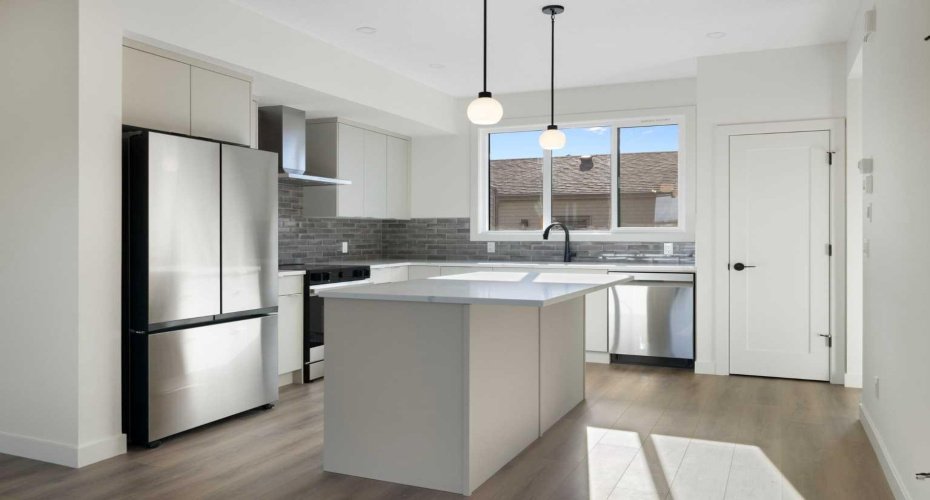 215 Belvedere Avenue, Calgary, Alberta T2A8A1, 3 Bedroom Bedrooms, 0 ,3 BathroomBathrooms,Residential,For Sale,Belvedere,0,A2265805