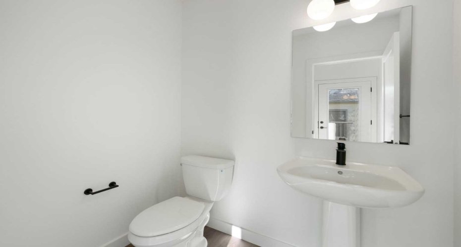215 Belvedere Avenue, Calgary, Alberta T2A8A1, 3 Bedroom Bedrooms, 0 ,3 BathroomBathrooms,Residential,For Sale,Belvedere,0,A2265805